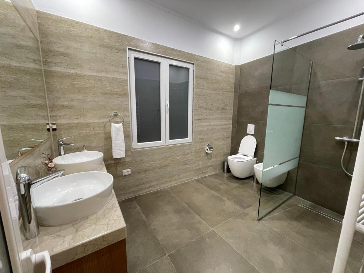 Joni & Joy Center Apartment Berat Bagian luar foto