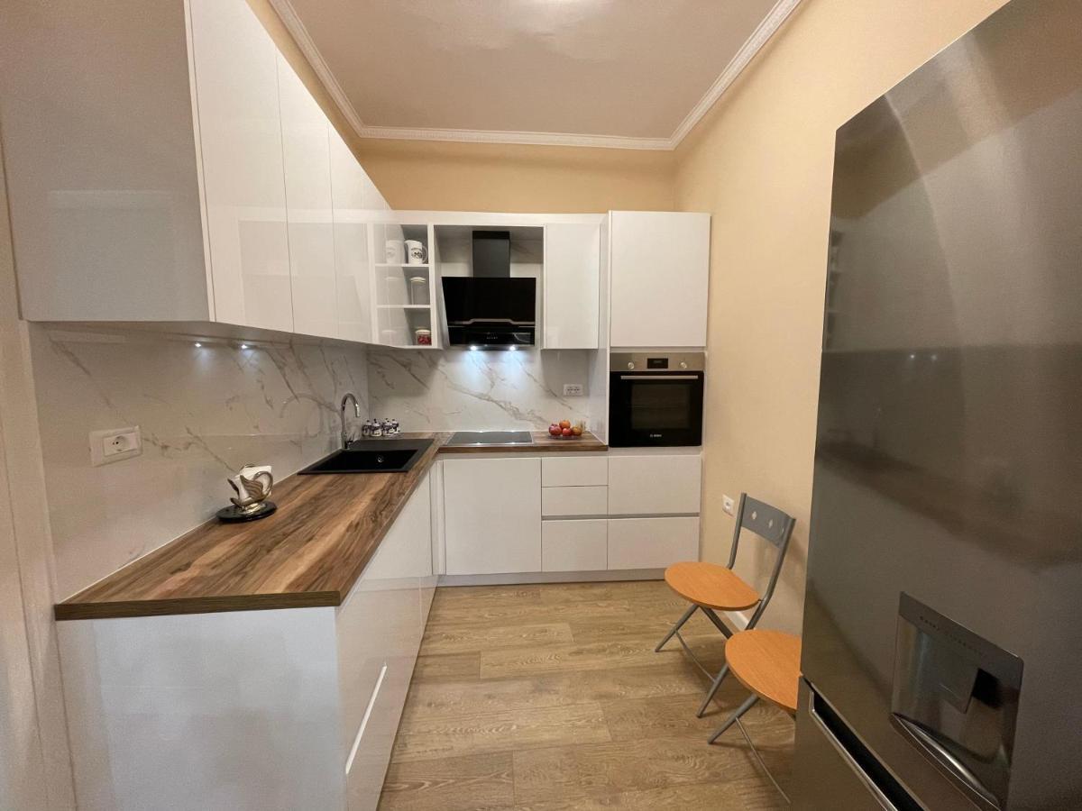 Joni & Joy Center Apartment Berat Bagian luar foto
